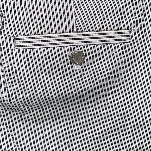 Calvin Klein Pinstripe Seersucker Short Shorts Size 2 - Picture 4 of 9